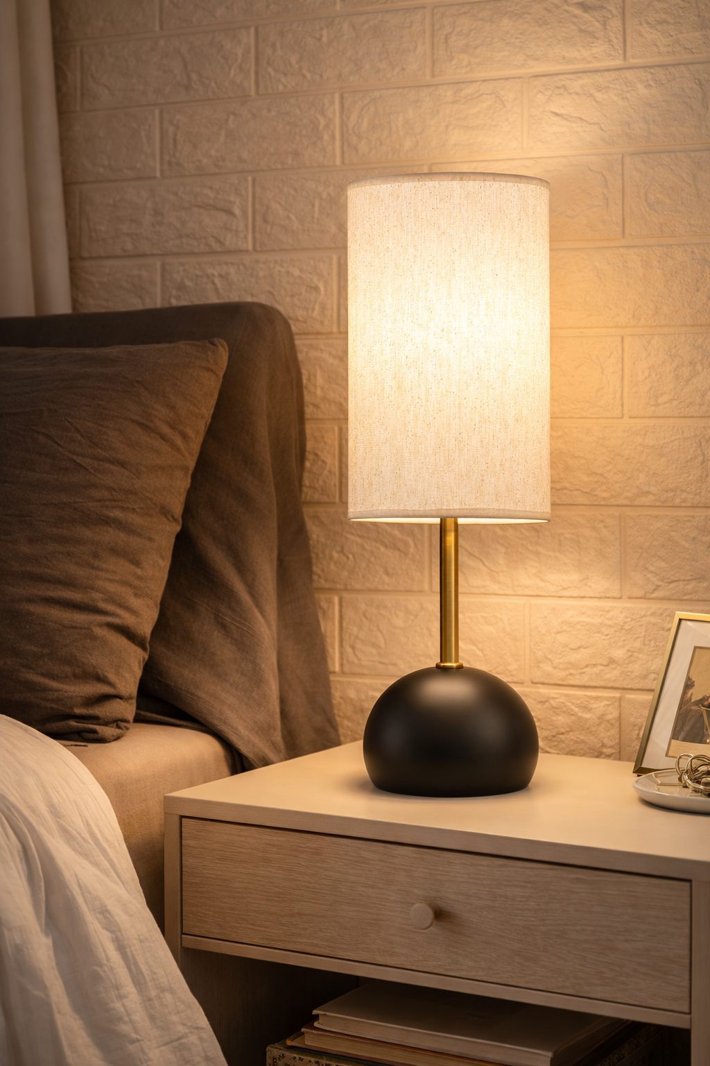 Eira Table Lamp