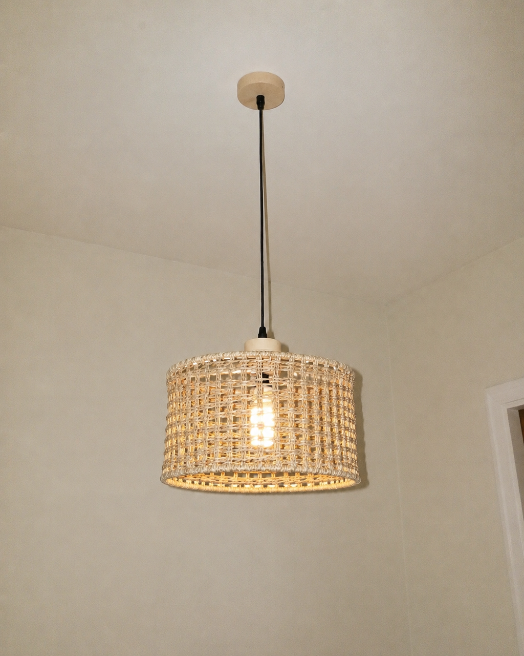 Mai Pendant