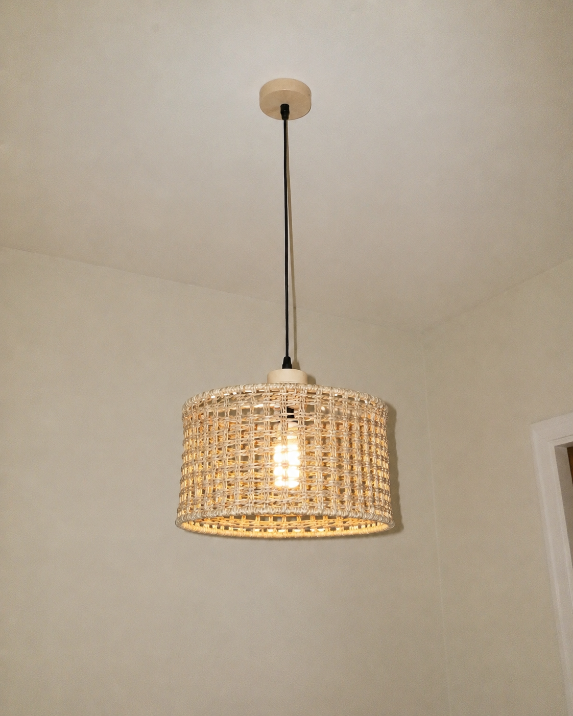 Mai Pendant